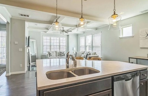 Fairburn Casa | Modern 3-bedroom townhome minutes away from Atlanta International Airport