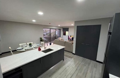 San Salvador Apartamento | Modern 3 BR Retreat - Stunning Volcano Panorama