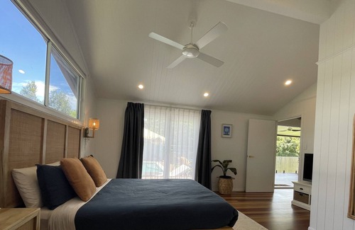Burringbar Casa | Modern 3bd home close to town W/pool & WI-FI