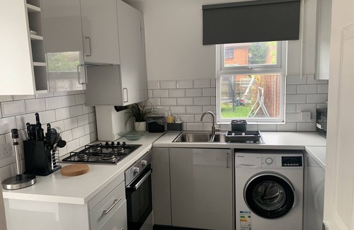 Selhurst Casa | Modern 3bed garden house in croydon, london ,uk