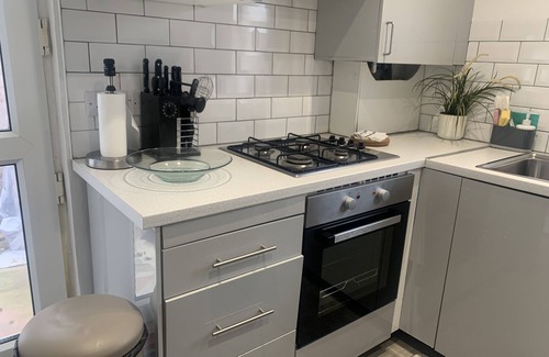 Selhurst Casa | Modern 3bed Garden House in Croydon, London ,uk