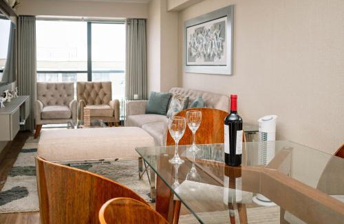Jesus Maria Apartamento | Modern 3BR 2BA Apt Gym and Parking Near Real Plaza, UP and Trendy Cafés