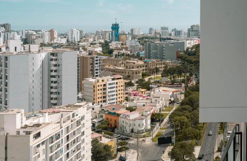 Jesus Maria Apartamento | Modern 3BR 2BA Apt Gym and Parking Near Real Plaza, UP and Trendy Cafés