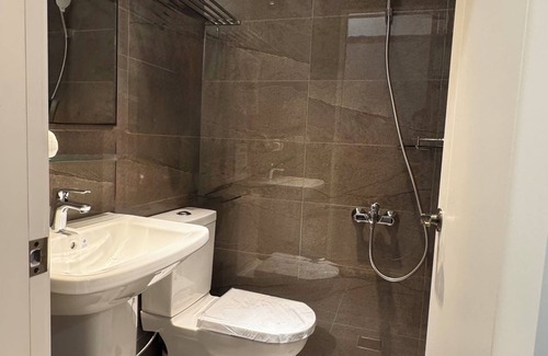 Gushan District Apartamento | Modern 3BR/2BA High Floor Apartment w/AC & Wi-Fi near Kaohsiung Art Museum