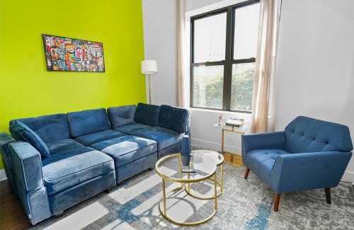 Near South Side Apartamento | Modern 3BR 420-Friendly Unit Near McCormick Place, Soldier Field and Lakefront Trail