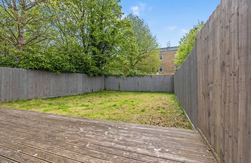 Oxford Casa | Modern 3BR Bungalow | Sleeps 6+ | Parking | Garden | Near JR Hospital