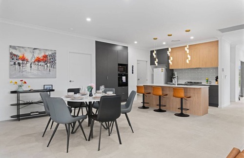 Park Ridge Casa | Modern 3BR Home in Peaceful Park Ridge Estate