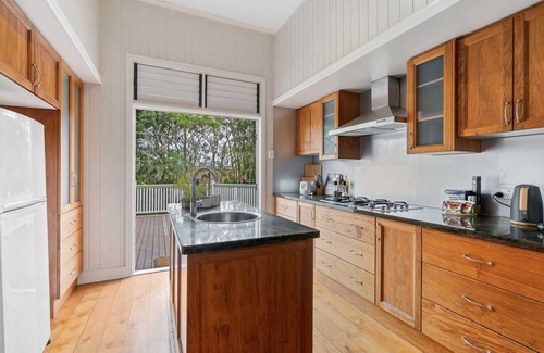 Coorparoo Casa | Modern 3BR Home in Coorparoo | Family-Friendly & Near Brisbane City