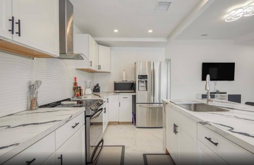 Cleveland Casa | Luxury 3 bedroom