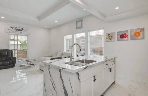 Cleveland Casa | Luxury 3 bedroom