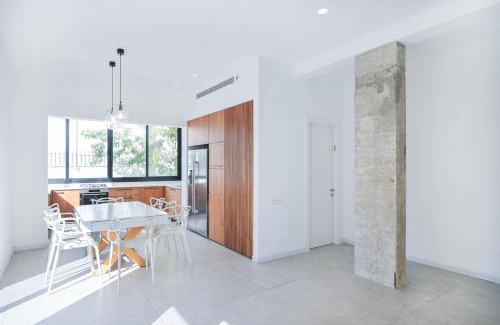 Old North Apartamento | Modern 3BR Next to the Sea by HolyGuest