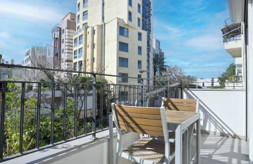 Old North Apartamento | Modern 3BR Next to the Sea by HolyGuest