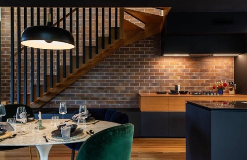 Norman Park Casa | Modern 3BR retreat with Sauna - The Loft