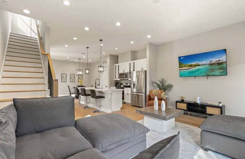 Southeast Houston Casa | Modern 3BR Stay - Free Coffee & Near Med Center