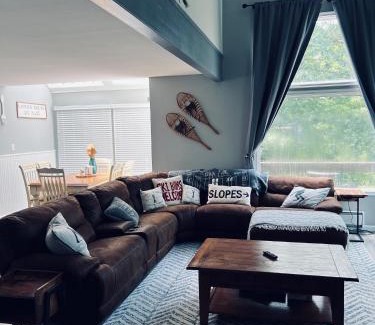 Tannersville Casa | Modern 3BR Townhouse Near Kalahari, Aquatopia & Great Wolf