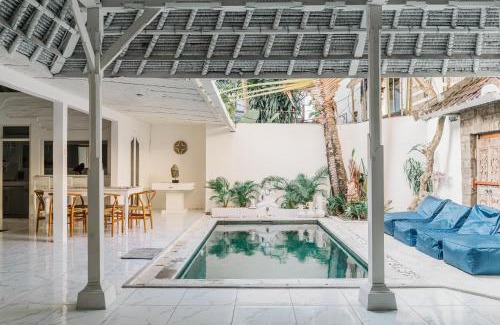 Legian Villa | Modern 3BR Villa, 4min to Double Six Beach, Pool