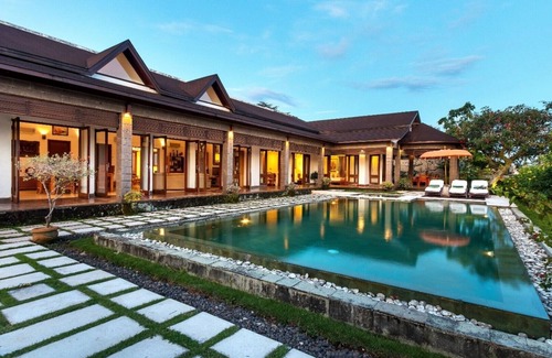 Kemenuh Villa | Modern 3BR Villa W/ Pool Area & Garden, Bali Villa 2232