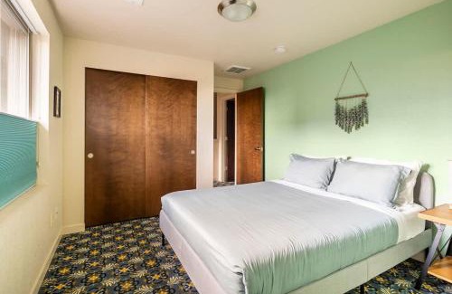 King Casa | Modern 3BR - Walk to Alberta Eats & Coffee