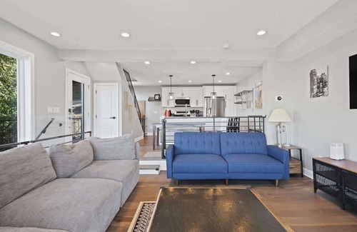 Mount Washington Casa | Modern 3BR with Breathtaking Skyline Views