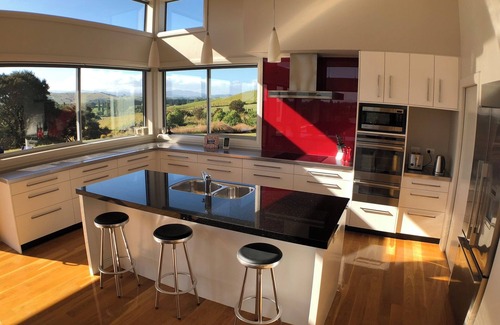 Masterton Casa | Modern 4-bed country home with amazing views