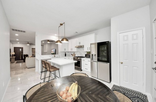 Katy Casa | Modern 4-Bed Home in Katy + King Beds + Trail Access + Great Location