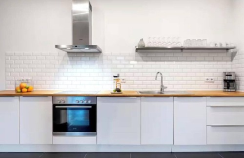Moabit Apartamento | Modern 4-Bedroom Apartment in the Heart of Berlin – Sleeps up to 14