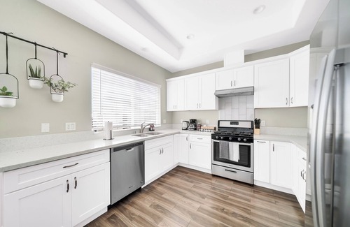 Westminster Casa | Modern 4 Bedroom Central Oasis with Spa