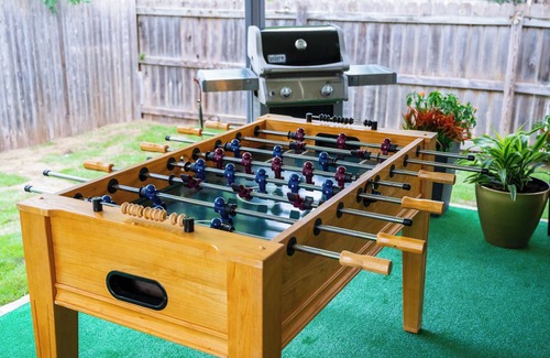 Encino Park Casa | Modern 4-bedroom home, Perfect location in San Antonio with patio and games