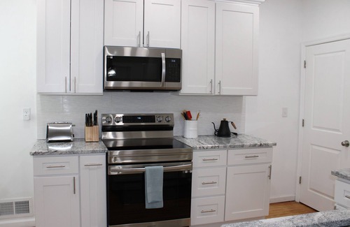Wilmington Casa | Modern 4 Bedroom Home in Wilmington