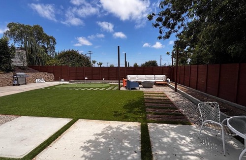 Birdland Casa | Modern 4-bedroom house centrally located in San Diego