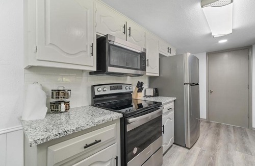 Allen Casa | Charming Modern Cozy Getaway! Pool Table BBQ Patio