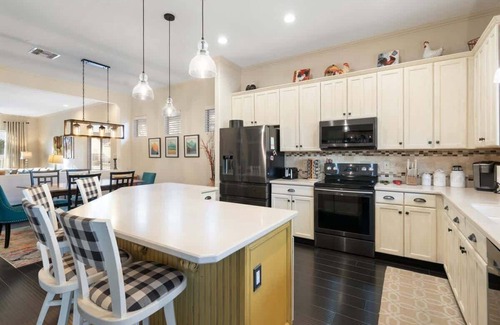 Augusta Ranch Casa | Modern 4-BR Home | Heated Pool | Jacuzzi | Grill