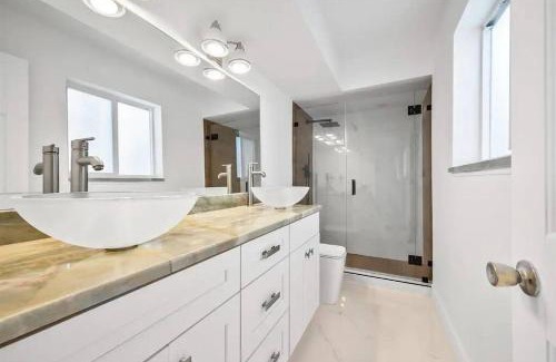 Pembroke Pines Casa | Modern, 4B&3B with Pool and Lake