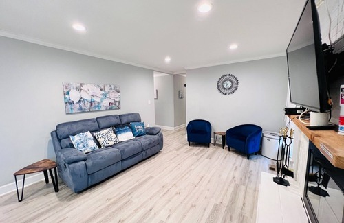 Cary Casa | Modern 4BR 3BA Ranch Home w Fenced-in Backyard