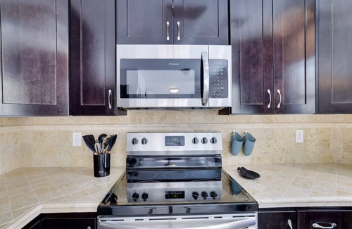East Stroudsburg Casa | Modern 4BR Getaway in East Stroudsburg – A/C & High-Speed Wi-Fi