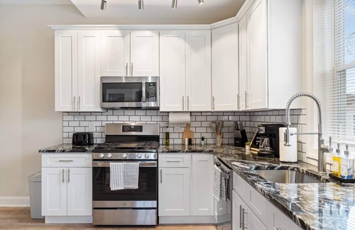 Larimer Casa | Modern 4BR Home, Fully Equipped Kitchen & Parking