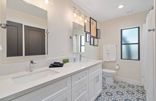 Raskin Estates Casa | Modern 4BR Home with Pool & Game Room