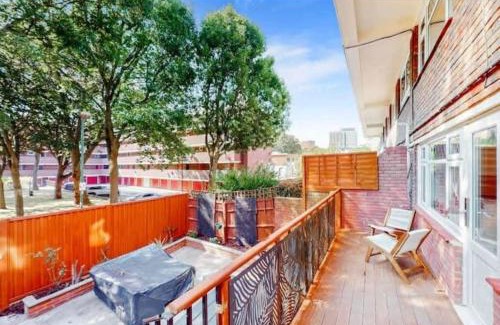 Islington Casa | Modern 4BR Kings Cross - Patio & Balcony