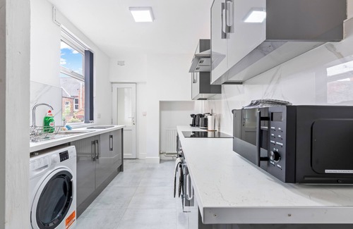 Welford Casa | Modern 4BR Leicester Home | Garden | Sleeps 10