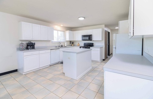 New Baltimore Casa | Spacious Ranch with 4BR/2BA – Prime Location