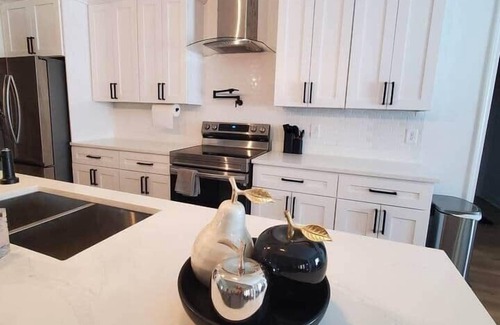 Douglasville Casa | Modern 4BR Retreat