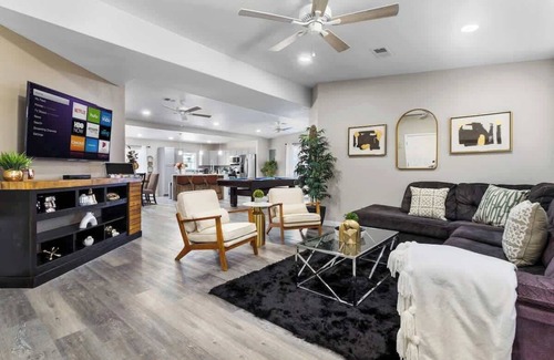 North Las Vegas Casa | Modern 5-Bedroom Playhouse with Pool & Pool Table