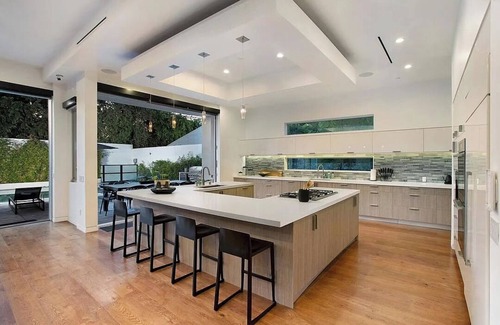 Fairfax District Casa | Modern 5-bedroom Retreat in West Hollywood
