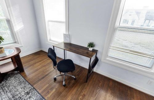 Riverside Terrace Casa | Modern 5BD Retreat I Near Hotspots I Sleeps 16