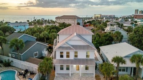 Bahama Beach Casa | Modern 5BDR w Private Pool 2 min Walk to the Beach Montoute by AvantStay