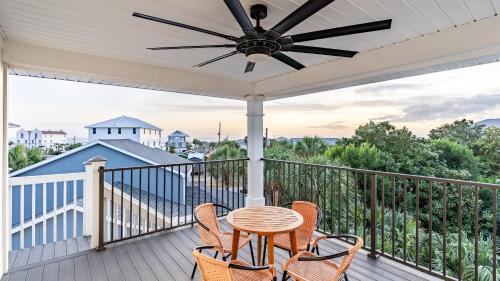 Bahama Beach Casa | Modern 5BDR w Private Pool 2 min Walk to the Beach Montoute by AvantStay