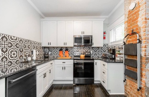 South Hyde Park Casa | ¡Gema histórica con toques interiores de mediados de siglo!