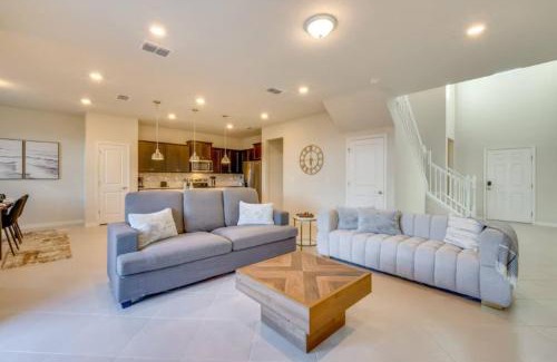 Four Corners Casa | Modern 5br Getaway W Heated Pool & Bbq Area