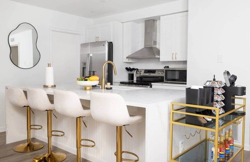 North San Antonio - SAT Casa | Modern 5BR Home Deck, Games & Family Retreat