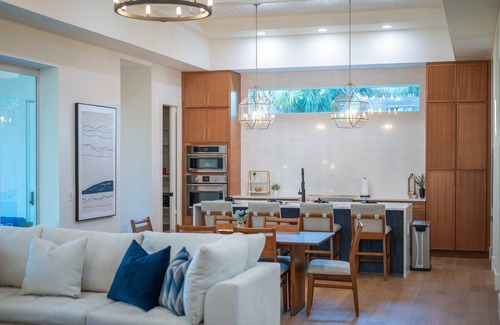 Arlington Park Casa | New Contruction Modern Outdoor Oasis Prime Location